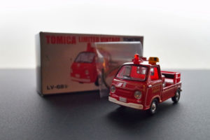 トミカ リミテッドヴィンテージ スバル サンバー ポンプ消防車